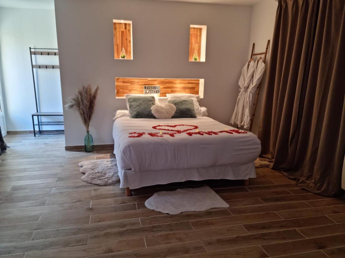 Suite De Charme Avec Jacuzzi Et Jardin Privatif Paris Au Calme 圣普里 外观 照片