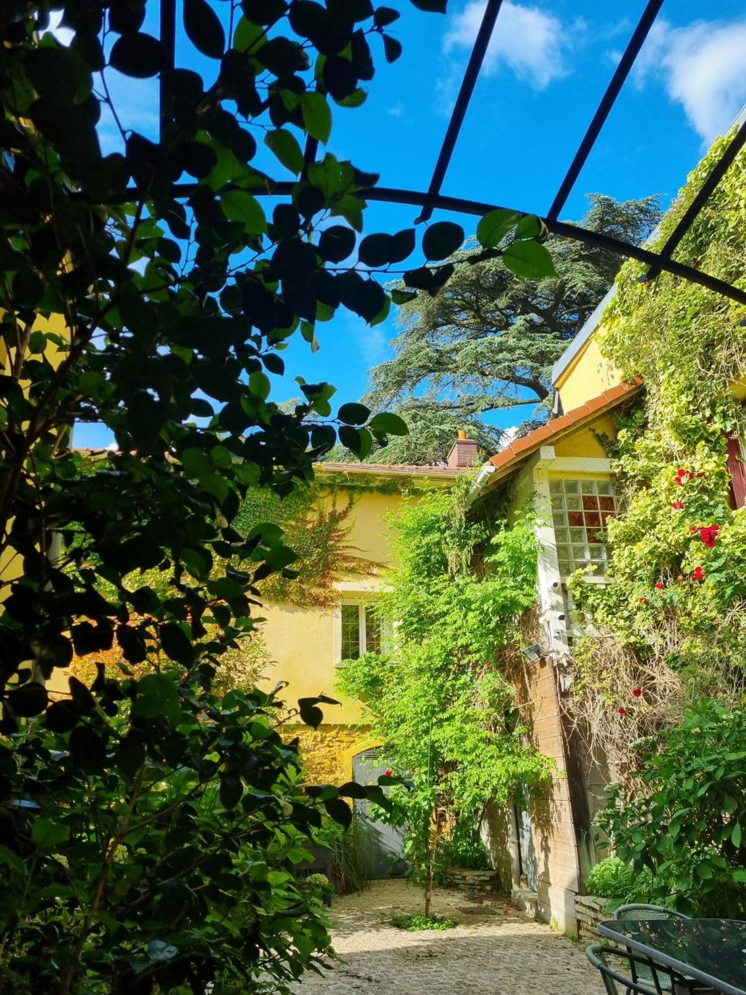 Suite De Charme Avec Jacuzzi Et Jardin Privatif Paris Au Calme 圣普里 外观 照片