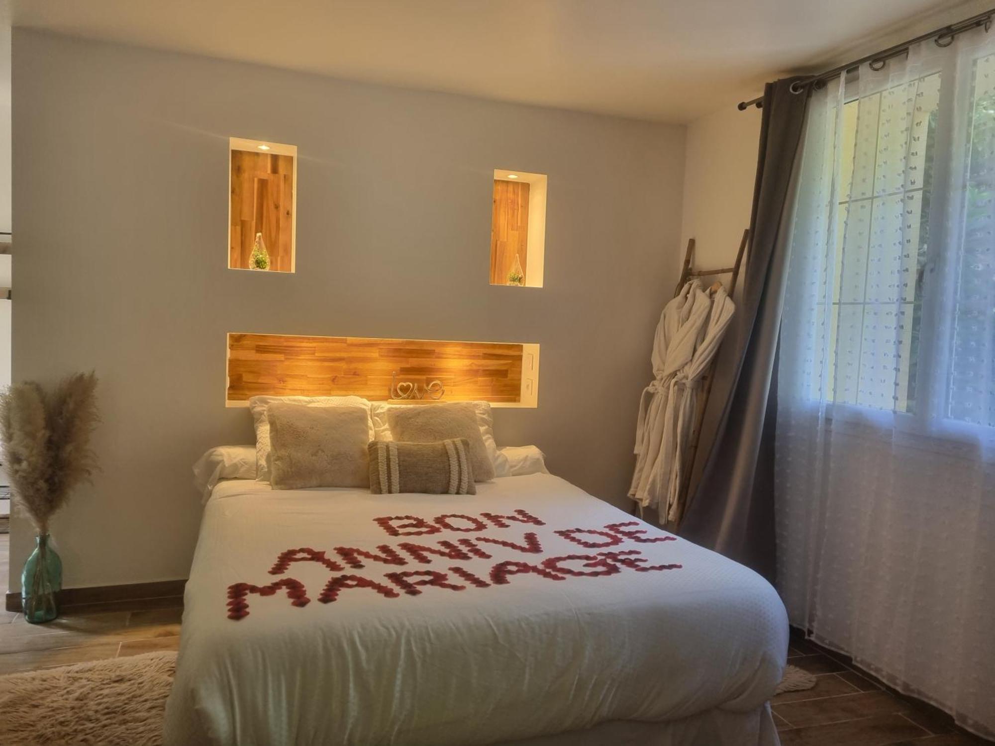 Suite De Charme Avec Jacuzzi Et Jardin Privatif Paris Au Calme 圣普里 外观 照片