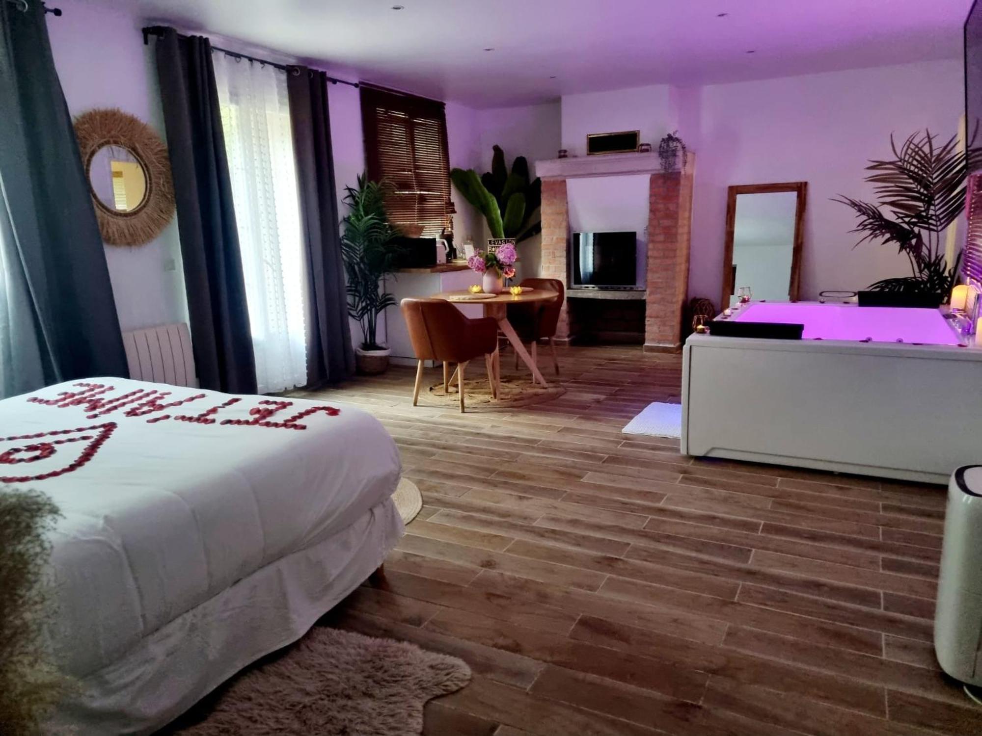 Suite De Charme Avec Jacuzzi Et Jardin Privatif Paris Au Calme 圣普里 外观 照片
