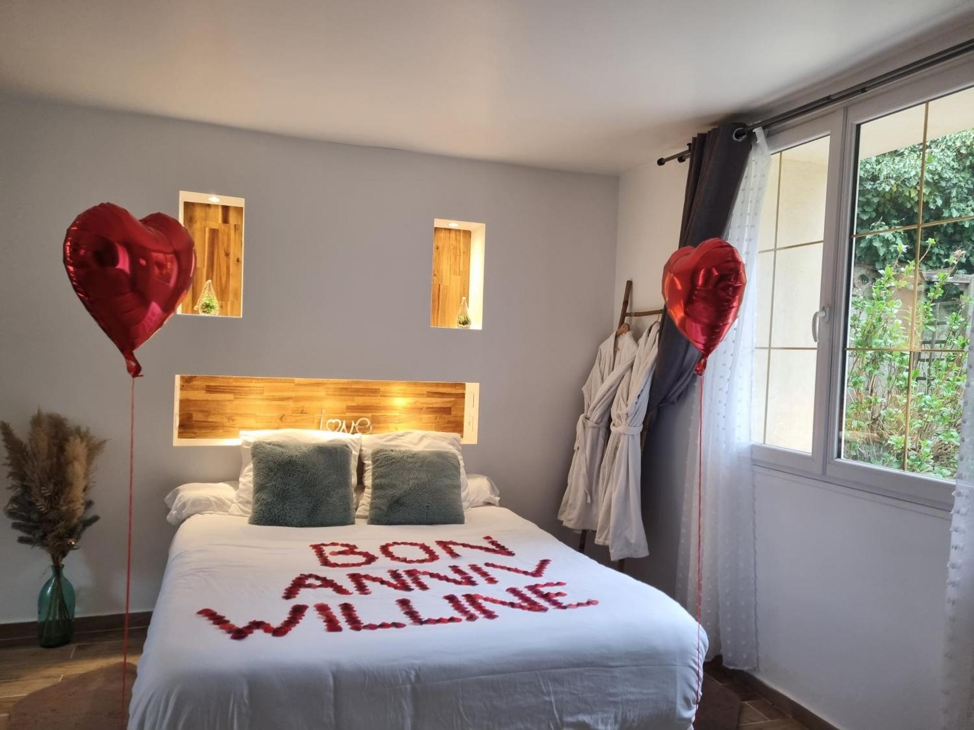 Suite De Charme Avec Jacuzzi Et Jardin Privatif Paris Au Calme 圣普里 外观 照片